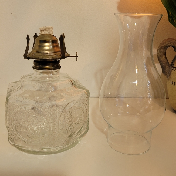 Vintage Lamp Light Farms Clear Oil Lamp - Picture 6 of 6